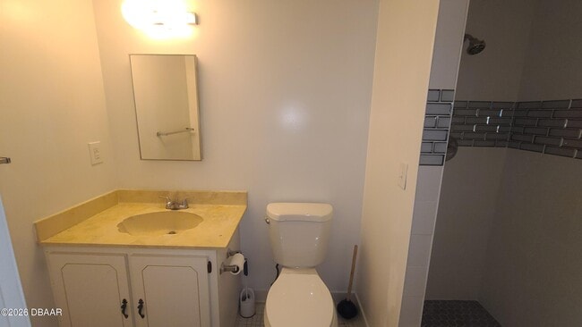 Building Photo - 3131 S Ridgewood Ave