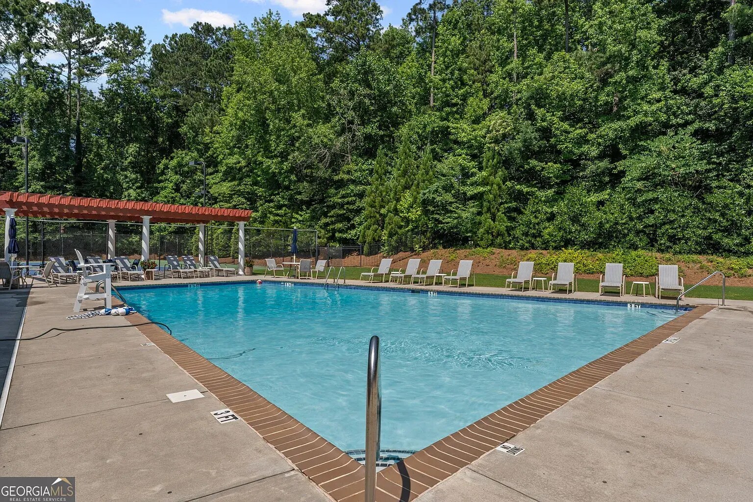 Building Photo - 220 Hollyridge Dr