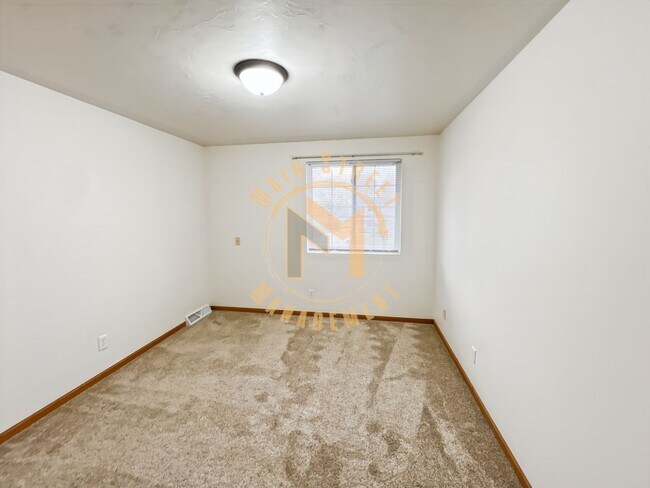 Building Photo - 466 S Good Hope Rd