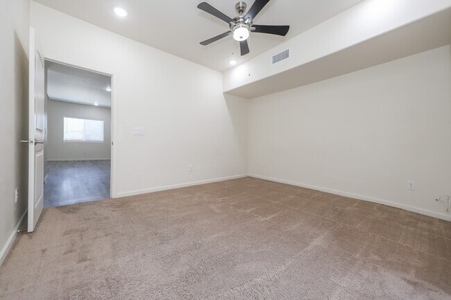 Building Photo - 3732 E Mercedes Ct