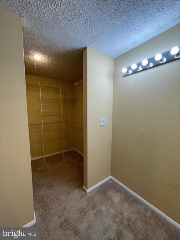 Building Photo - 105 Long Meadow Ct