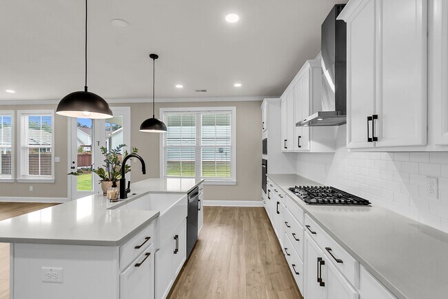 Building Photo - Spacious 5BR/4.5BA Home in Foxbank Plantation | Built 2023 | Gourmet Kitchen & Screened Porch