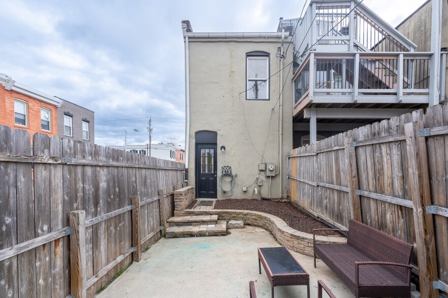 Building Photo - 2808 E Fairmount Ave