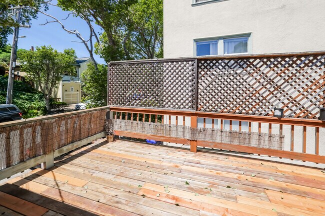 Building Photo - 14 Nicholl Ave