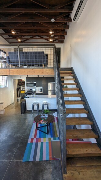 Building Photo - 25 W 400 S