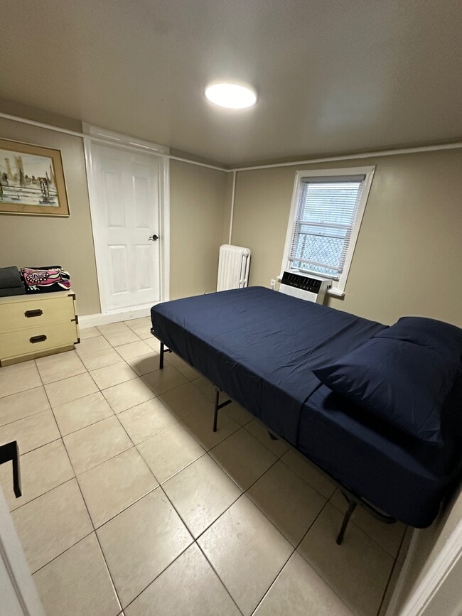 Building Photo - 124 N Portland Ave