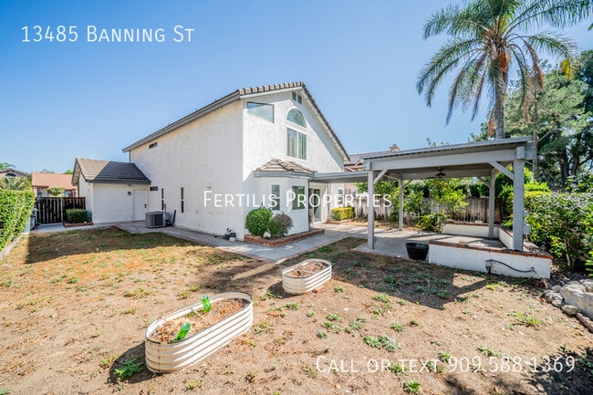 Building Photo - 13485 Banning St