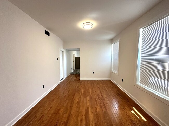 Building Photo - 423 N Lawndale Ave