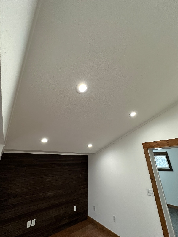 Building Photo - 705 Dakota St