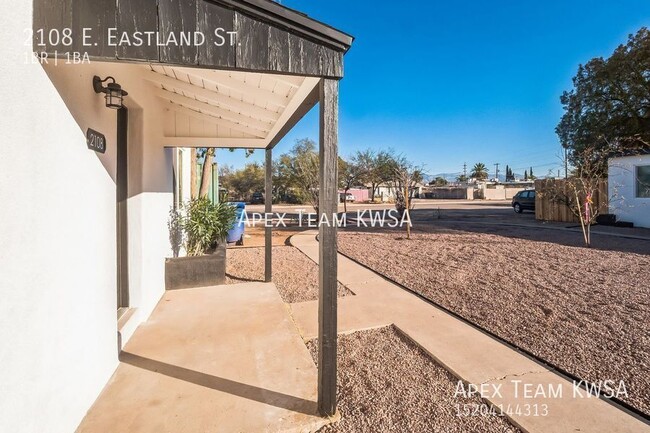 Building Photo - $825 Beautifully Remodeled 1 Bed | 1 Bath ...