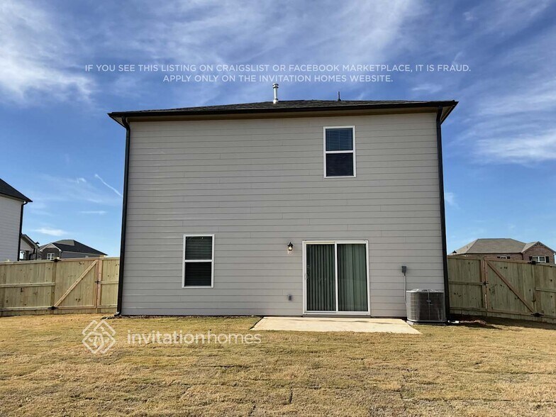 Building Photo - 520 Almere Dr