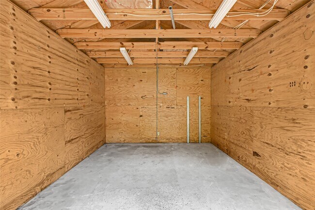 Building Photo - 1014 Robinson St