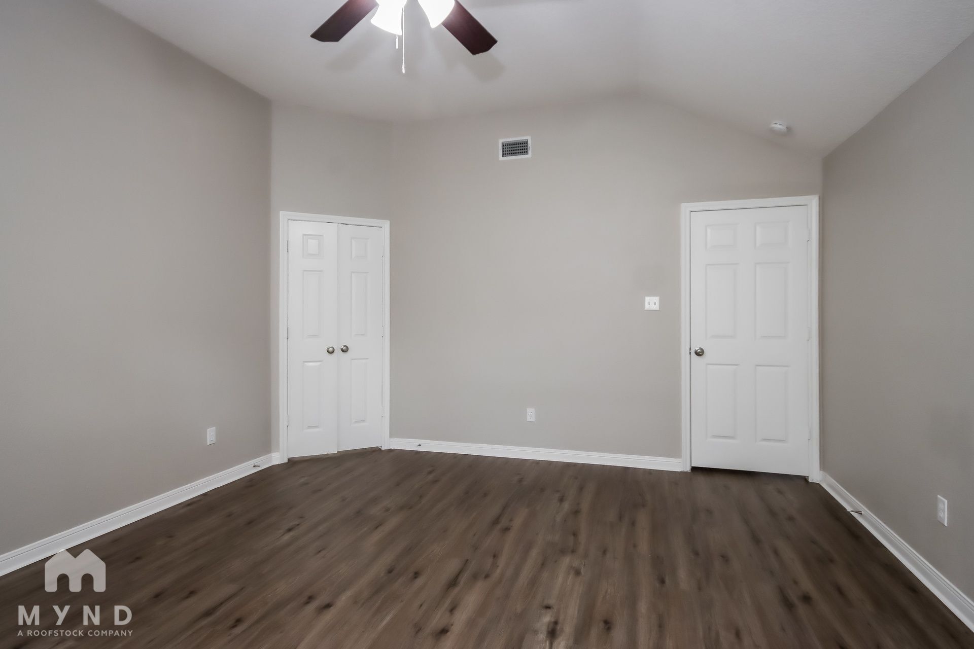 Building Photo - 598 Orangewood Dr