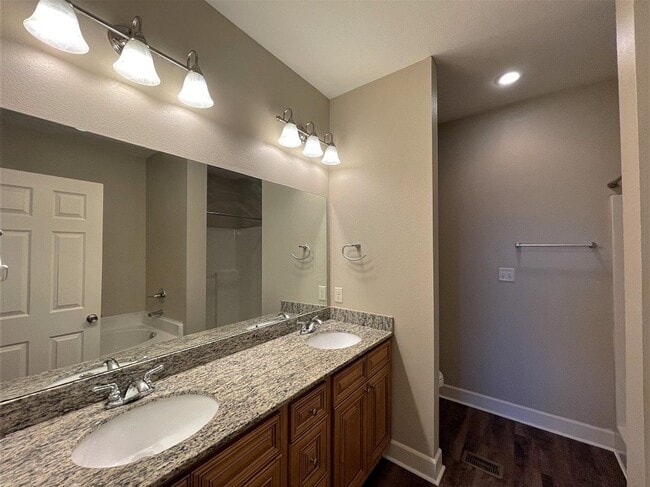 Building Photo - 505 Arbor Lake Dr