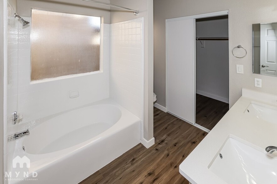 Building Photo - 3432 E Tonto Ln