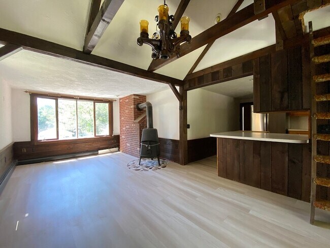 Building Photo - 30 Beechmont St