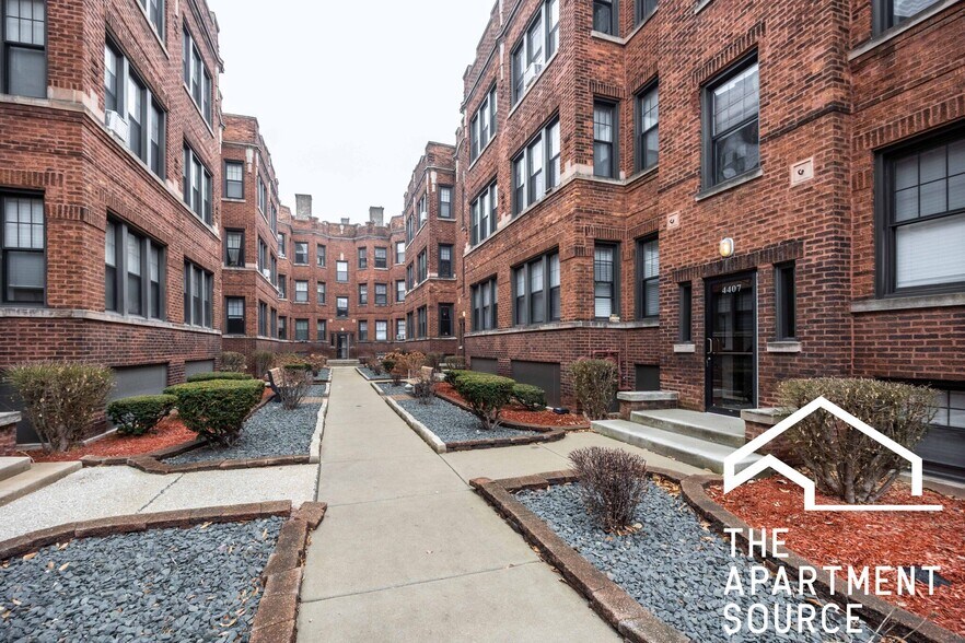 Building Photo - 4407 N Wolcott Ave