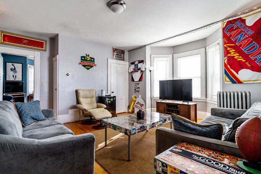 Building Photo - 11 Reedsdale St