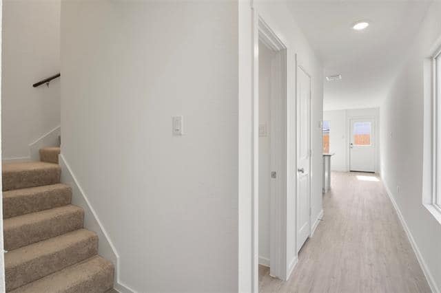 Building Photo - 917 Woodstork Wy