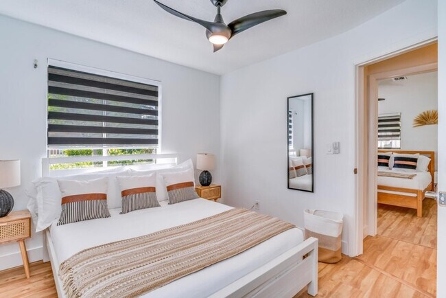 Building Photo - 1814 NW 14th Ave