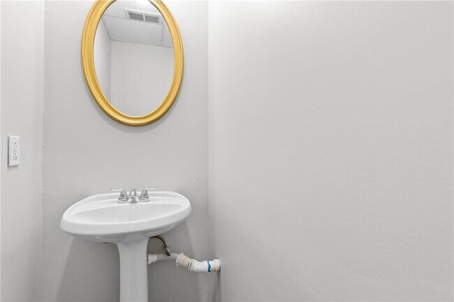 Building Photo - 1616 Amhearst Oaks Ct