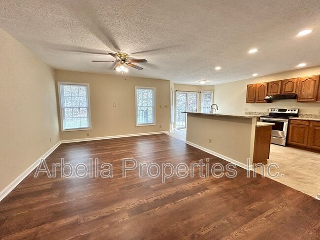 Building Photo - 1013 Cox Trail Pl