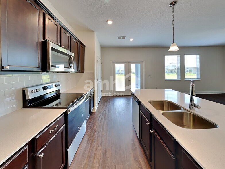 Building Photo - 2110 Saffron Walden Dr