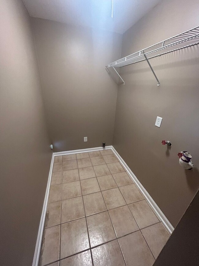 Building Photo - 205 Lesane Ct