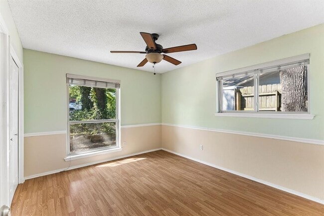 Building Photo - 1105 N Riviera Cir