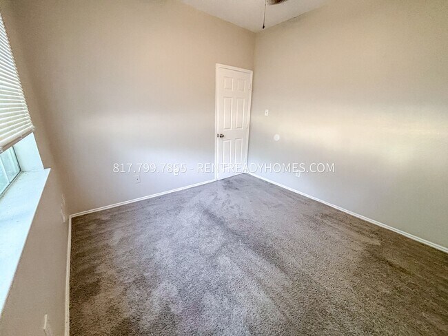 Building Photo - 937 Grasswood Dr