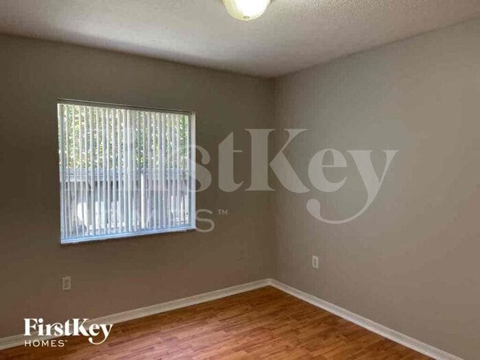 Building Photo - 11524 SW 152nd Ct