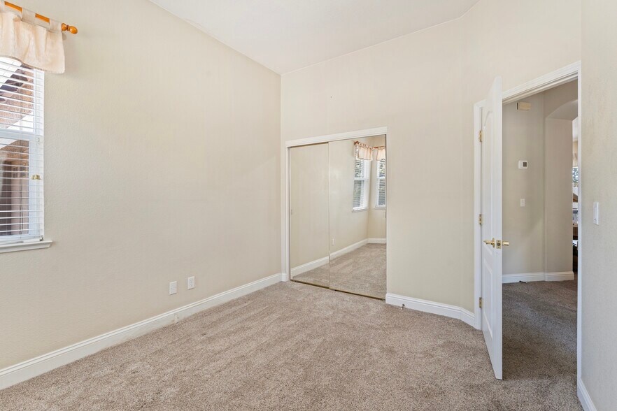 Building Photo - 1121 Galston Dr
