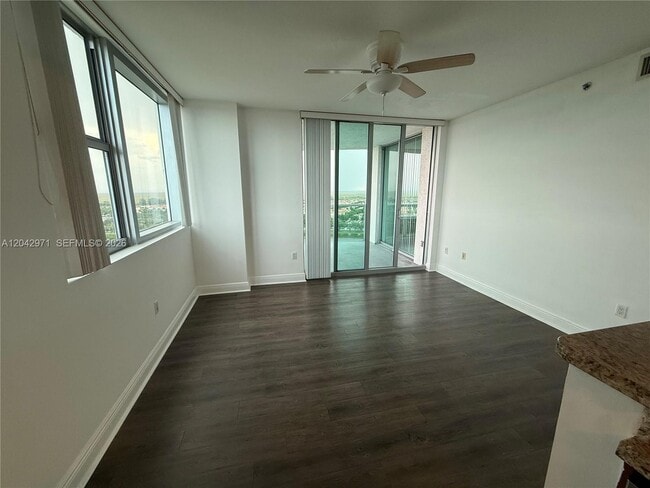 Building Photo - 2681 N Flamingo Rd