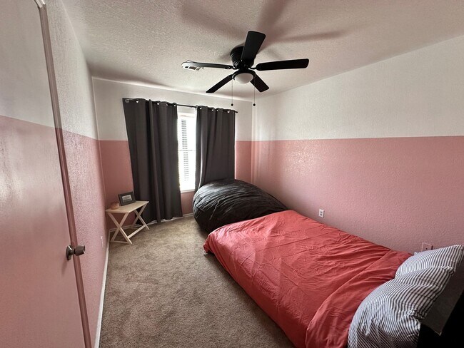 Building Photo - Charming 3 Bed, 2 Bath 2-Story Home in Moore!