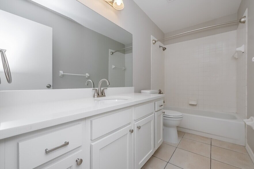 Building Photo - 13423 Beechberry Dr