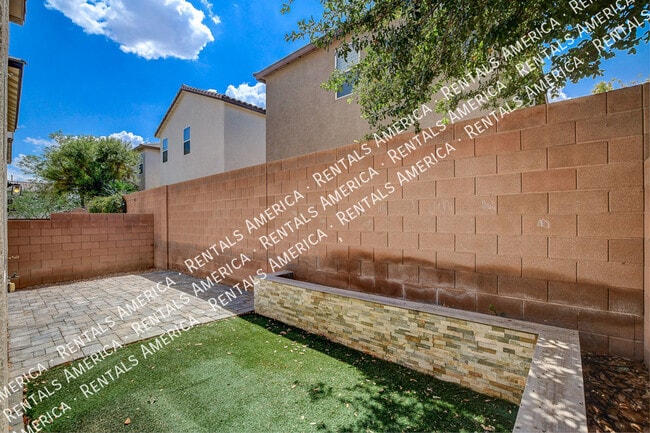 Building Photo - 5669 Bishop Flowers St