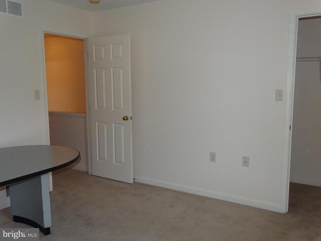 Building Photo - 3669 Mountain Shadow Dr