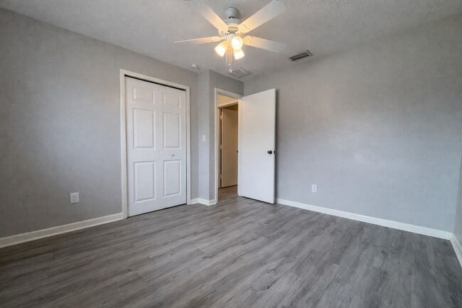 Building Photo - 1718/1720 SW Santa Barbara PL