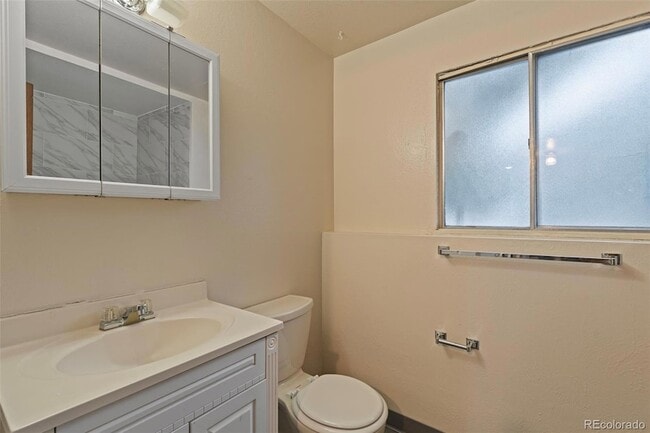 Building Photo - 6734 Hampton Dr