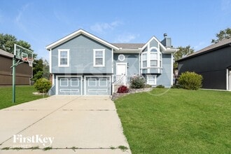 Building Photo - 3612 NE 81st Terrace