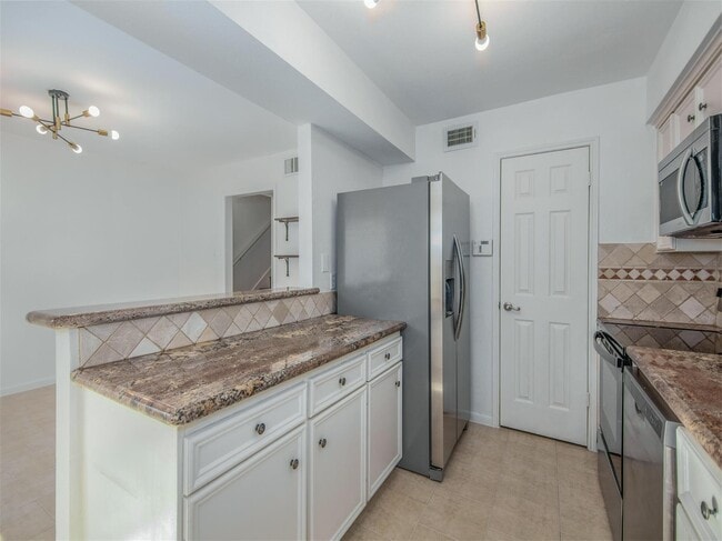 Building Photo - 6440 Olympia Dr