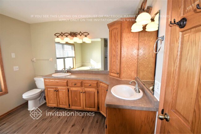 Building Photo - 6623 Merrimac Ln N