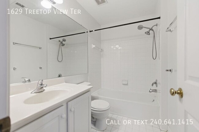 Building Photo - 1629 Treetop View Terrace