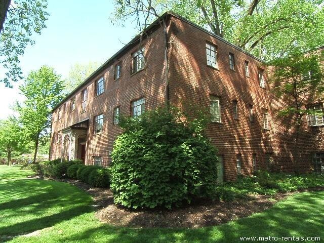 Primary Photo - 1774 Clifton Ave