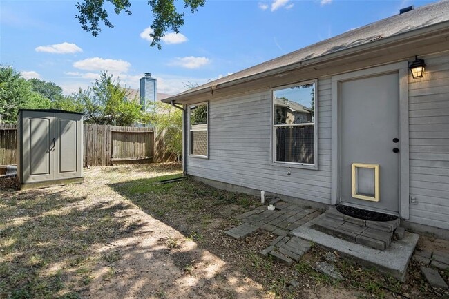 Building Photo - 18103 Gravenhurst Ln