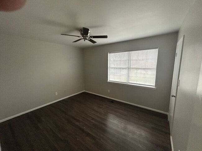 Building Photo - 1100 Cotton Ave SW