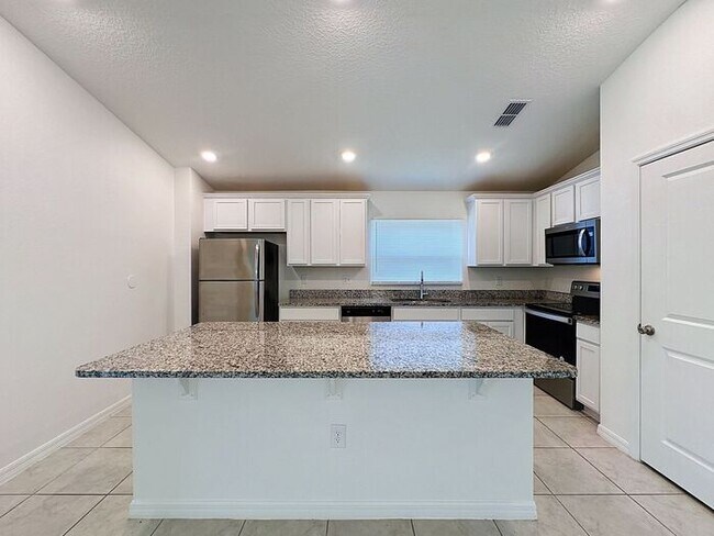 Building Photo - BEAUTIFUL HOME IN PRESERVATION POINTE, DAVENPORT
