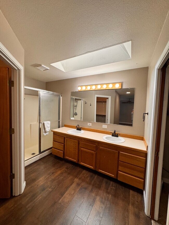 Building Photo - 106 Umpqua View Dr