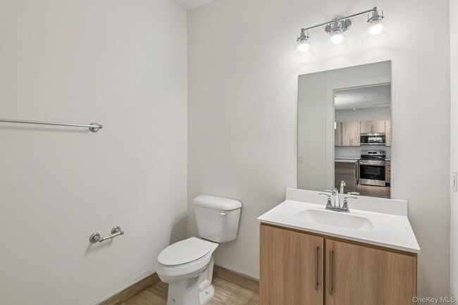 Building Photo - 4180 Sunrise Hwy