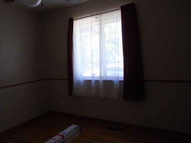 Building Photo - 912 Foothills Ct